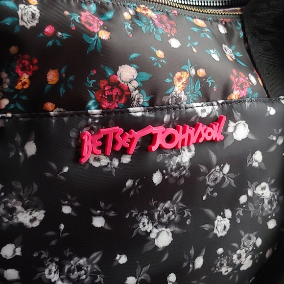 Betsey Johnson Large Nylon Weekender Black - Picture 2 of 11